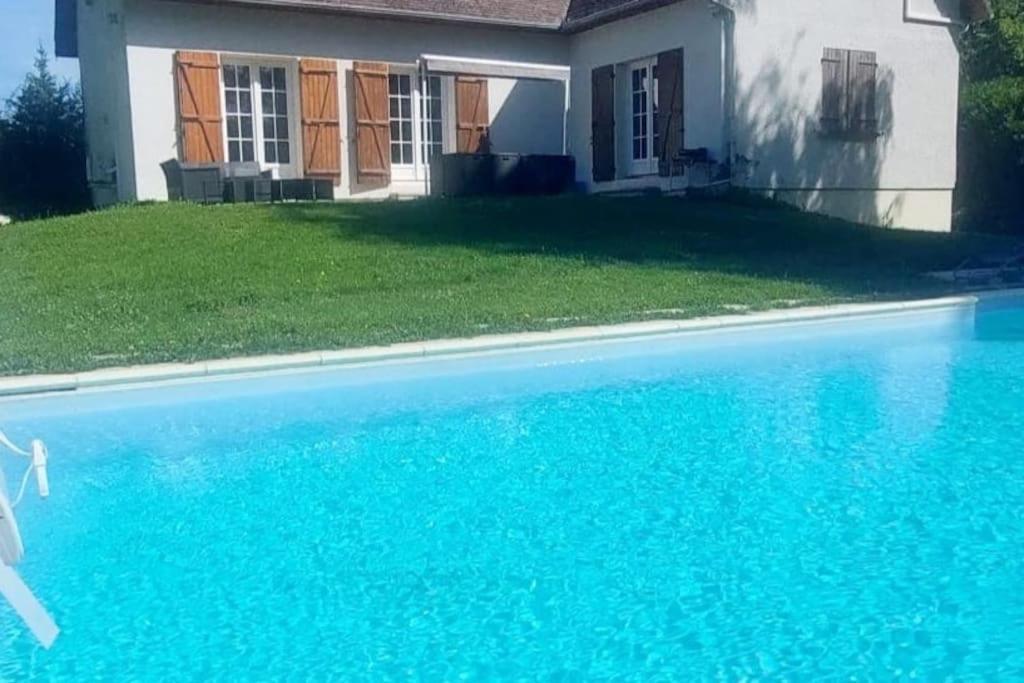 La Villa Du Lac A Mesnil Saint Pere Luaran gambar